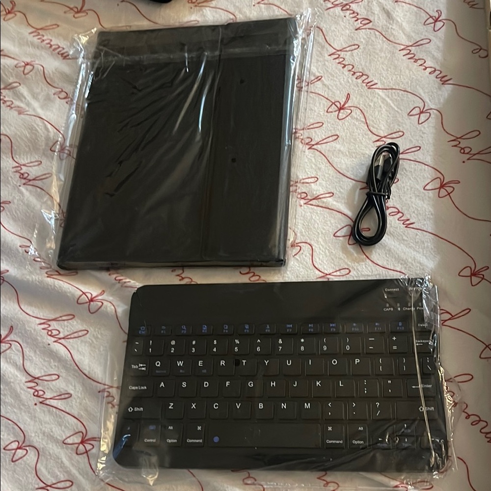 Wireless Keyboard and Case Set - Black